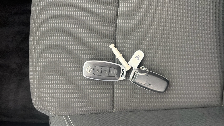 Nissan Qashqai 1.3 DiG-T MH Acenta Premium 5dr Petrol Hatchback